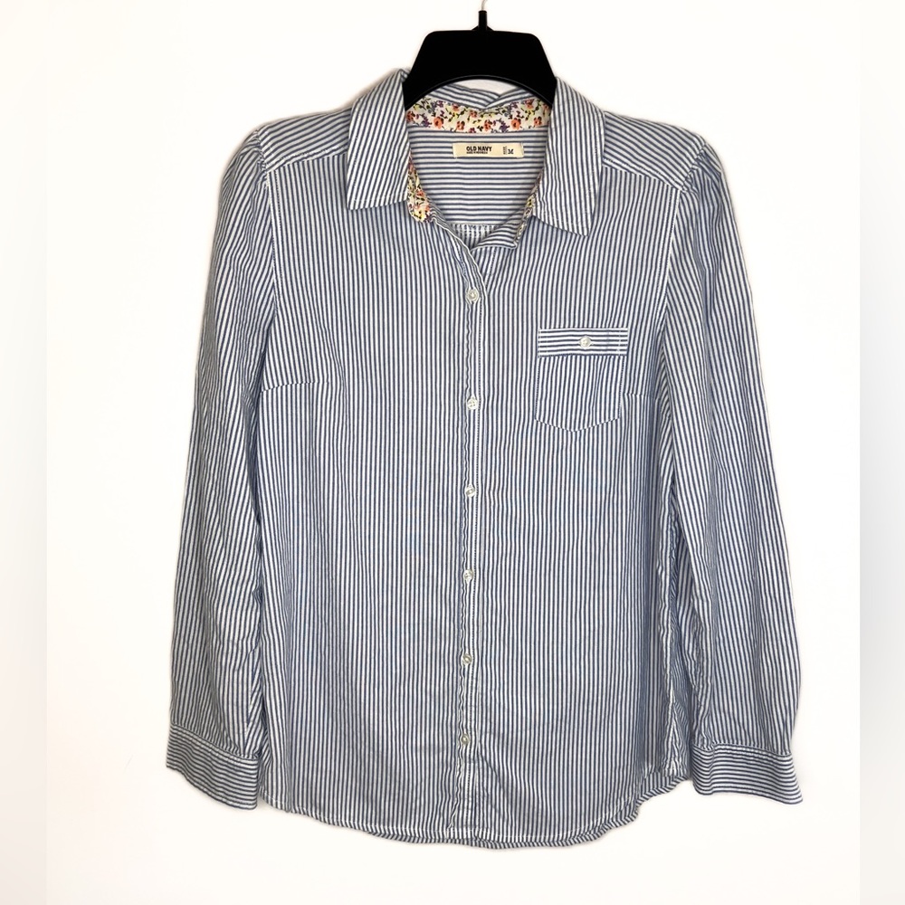 ⭐️4/$5 Old Navy ~ Women’s Size Medium ~ Pinstripe Collard Button Down Shirt Top